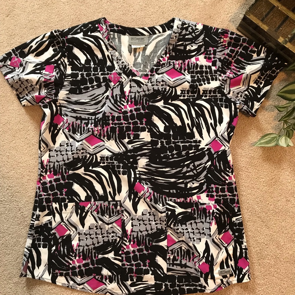 Grey’s Anatomy brilliant tiger V neck scrub top.